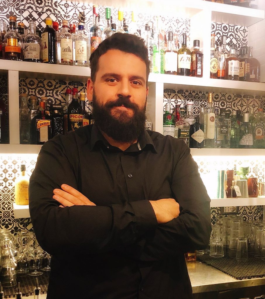 Giovanni Giuseppe Seddaiu barman di Rosso a Roma