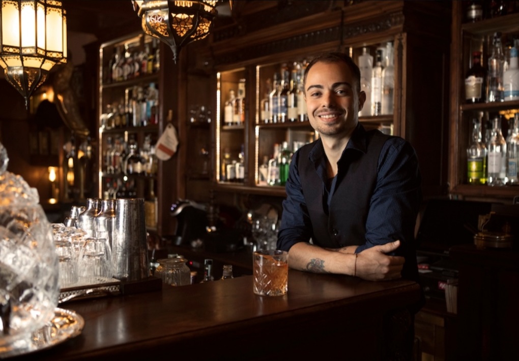 Alessio De Simone bartender Wisdomless Club di Roma
