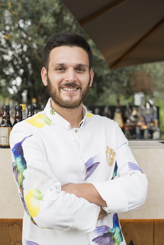 Riccardo Martellucci barman QVINTO a Roma - photo by Miro Caruso 11