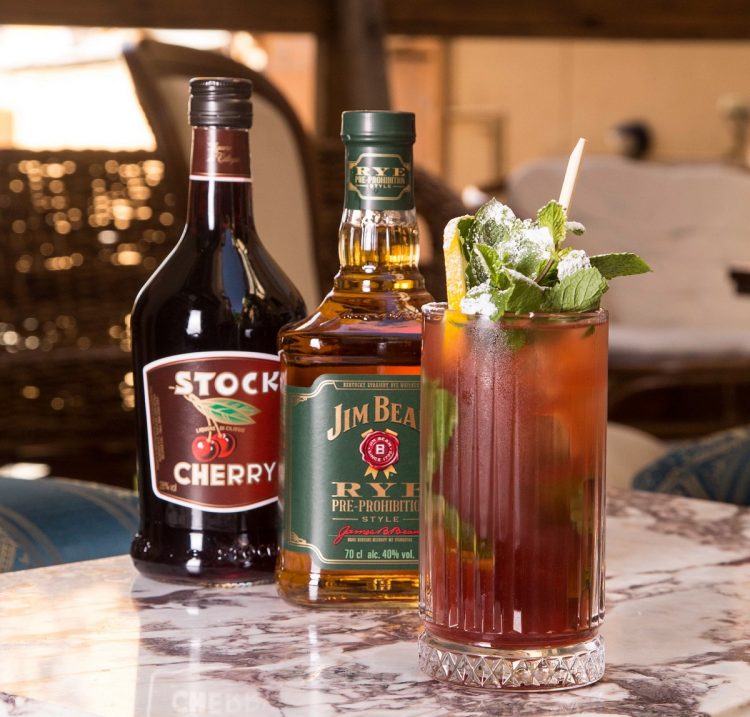 drink LA MANDRAKATA di Max La Rosa proprietario e barman del Divan Japonais di Frascati Roma 3