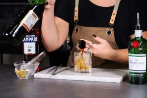 Negroni_aggiungere vermouth rosso