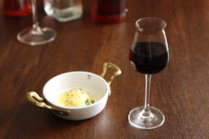 Vermouth rosso - Uovo e taleggio