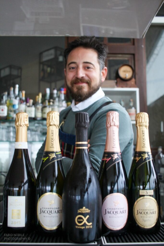 Roberto Maone bar manager del Punta Tre Pini di Genova