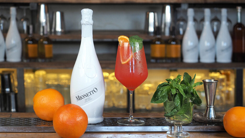 sunny vibe cocktail Mionetto