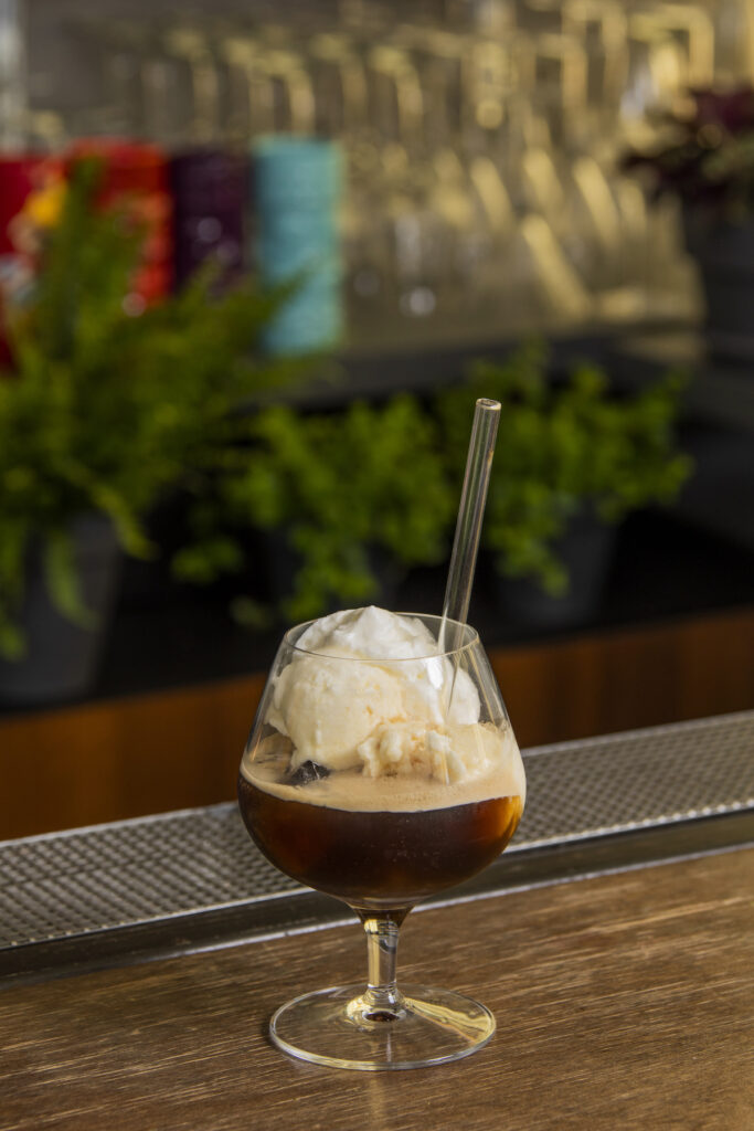 Tiramisu Colada cocktail con gelato