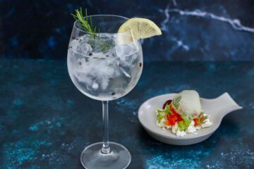 cosa mangiare con il gin tonic abbinamenti pomodoro e primo sale