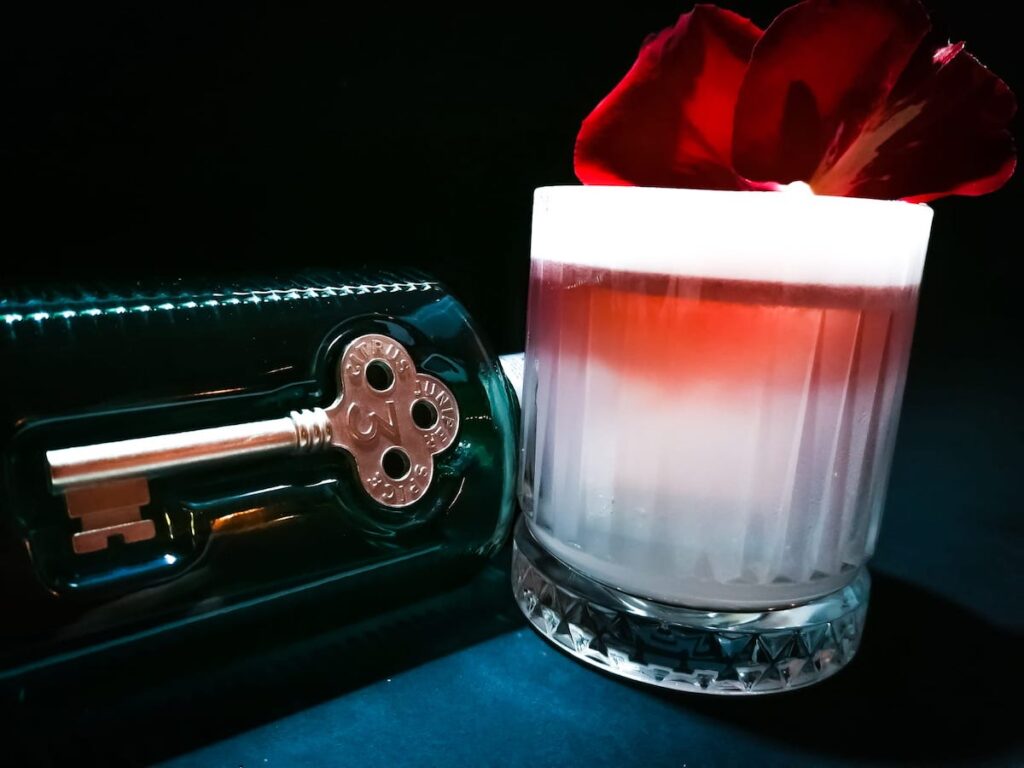 drink EVELINE di Pietro Testa direttore e barman di Al Tagliando gin e tequila bar di Milano