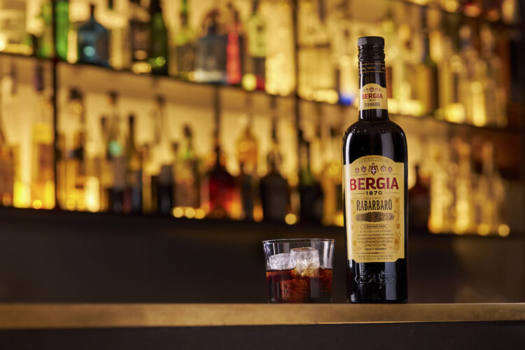 rabarbaro bergia bottiglia