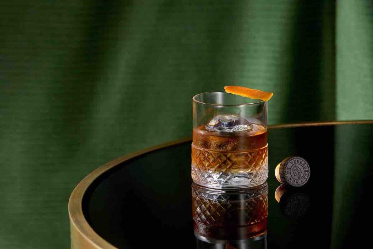 Old fashioned ricetta cocktail Ron Diplomatico