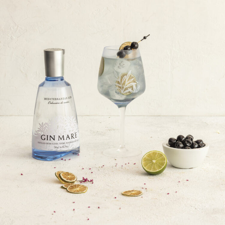 Aviation Gin Tonic con gin mare