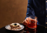 Sazerac cocktail, food pairing con ostrica e mela verde