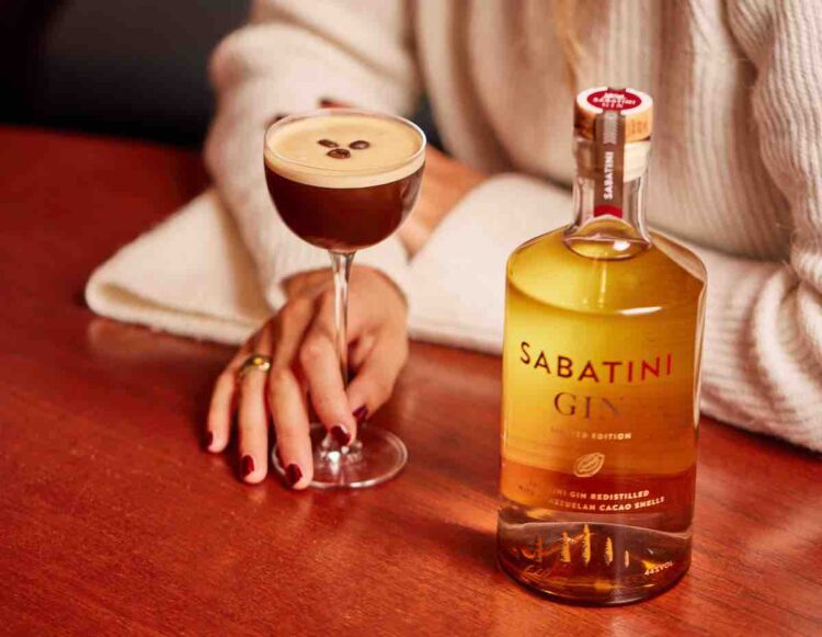 cocktail con sabatini gin venezuela