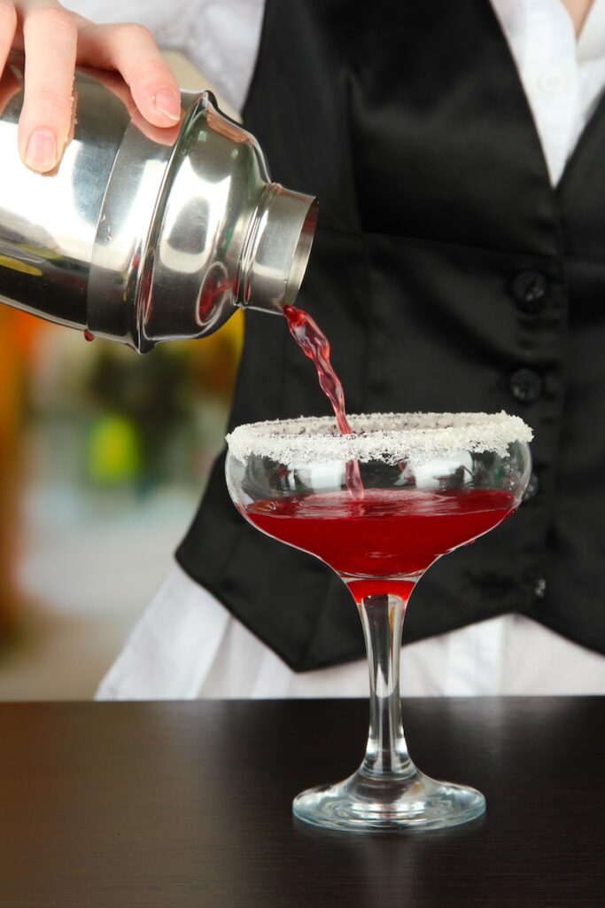 el diablo cocktail con tequila e creme de cassis